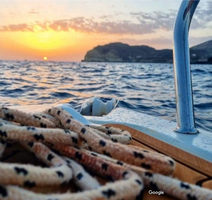 Rent a boat Santorini Sea4all