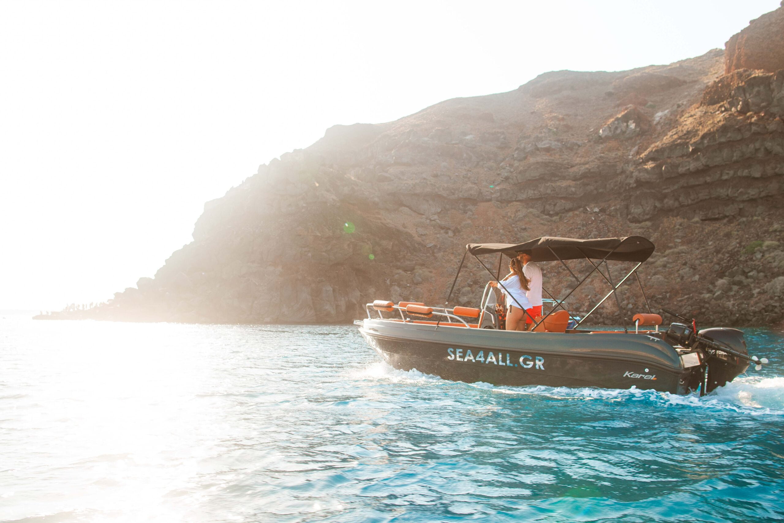 How to Rent a boat in Santorini with Sea4all