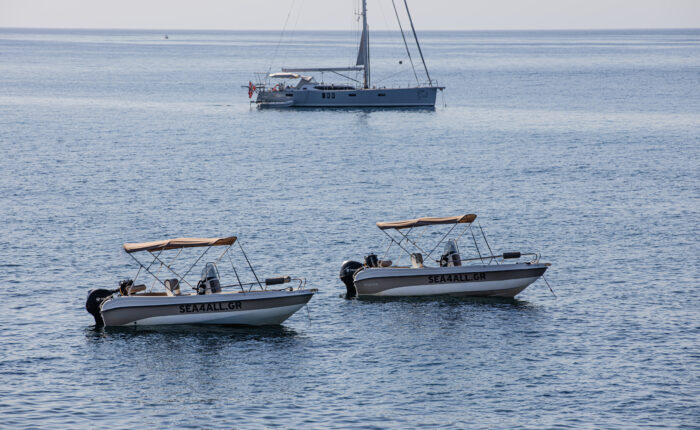 License Free boat rental in Santorini