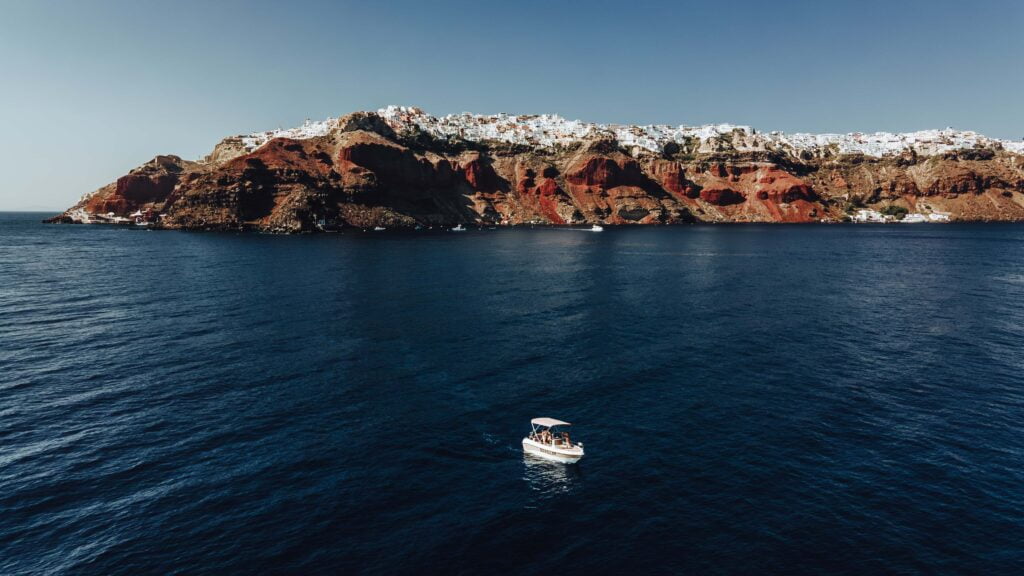 Santorini weather suitable for sailing