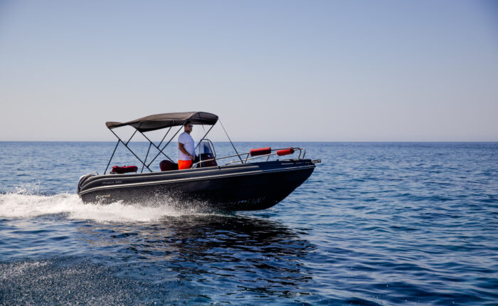 Boat trip Santorini with sea4all boat rentals