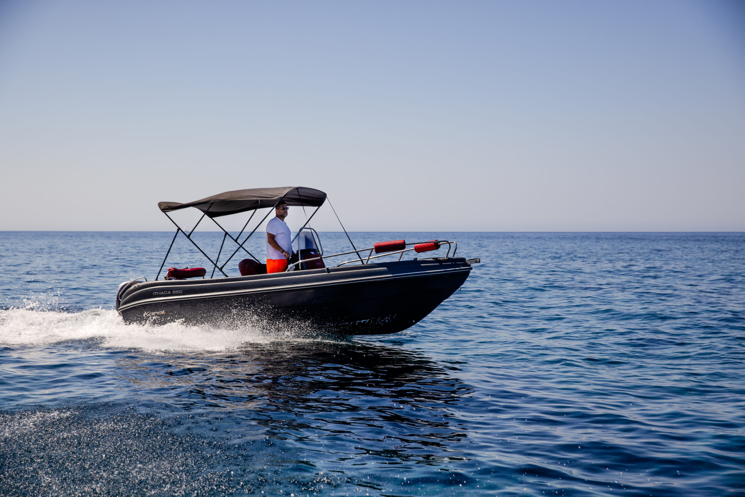 Boat trip Santorini with sea4all boat rentals