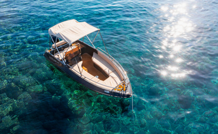 Isatek Cobra 495 rent a boat Santorini without licence
