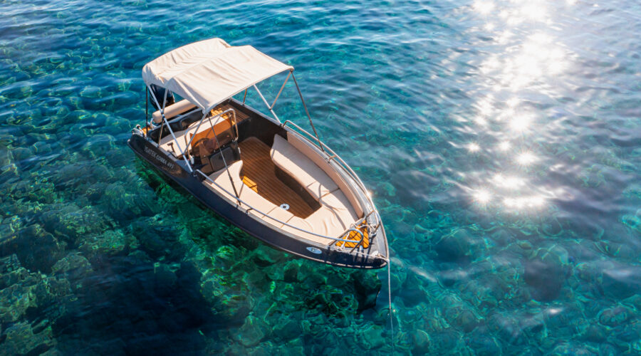 Isatek Cobra 495 rent a boat Santorini without licence