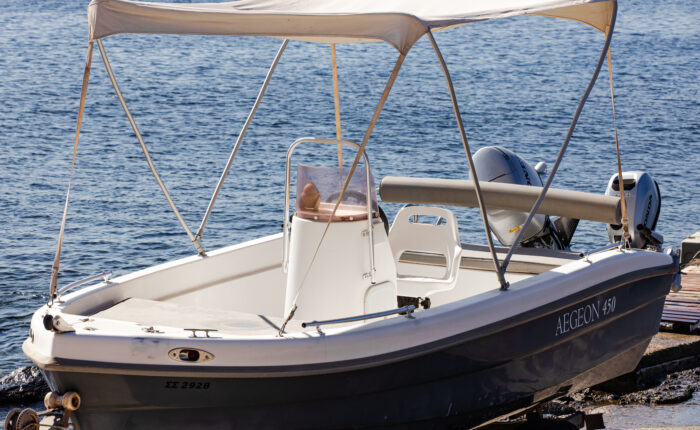 Aegeon 450 boat rental Santorini
