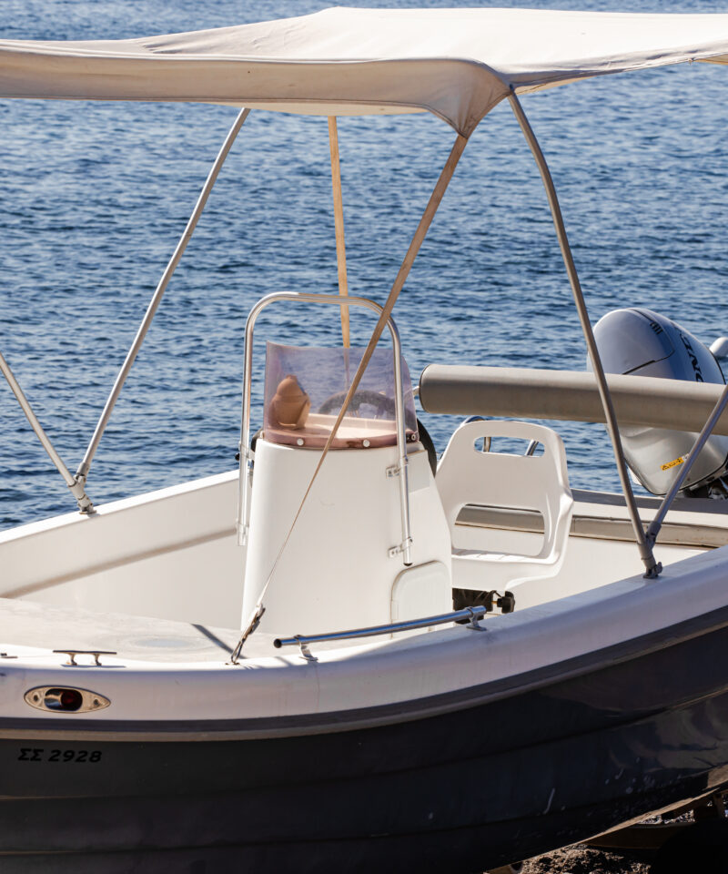 Aegeon 450 boat rental Santorini