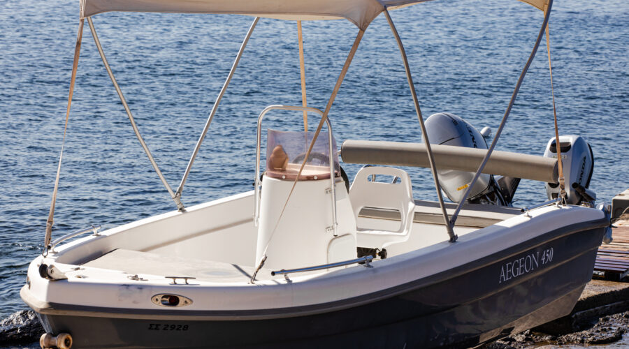 Aegeon 450 boat rental Santorini